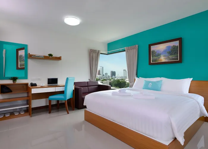 Siri Ratchada Hotel 3*