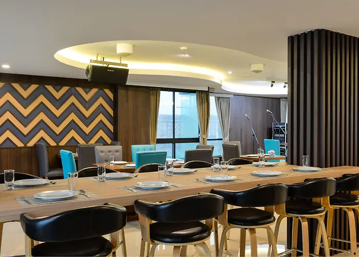 Siri Ratchada Hotel 3*