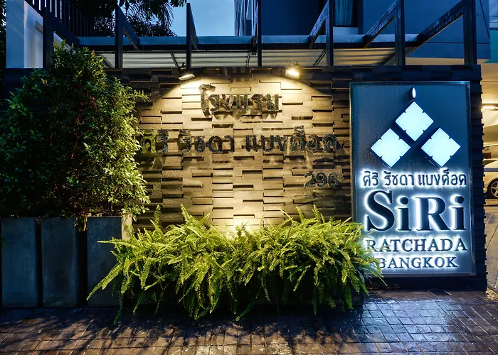 Hotel Siri Ratchada Banguecoque