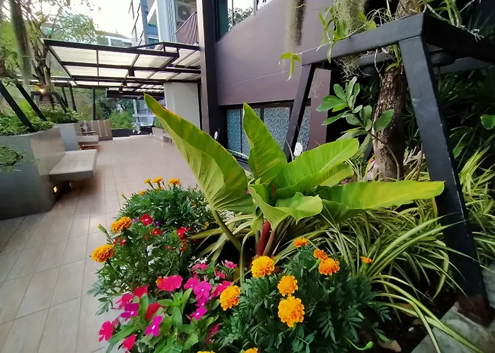 Siri Ratchada Hotel 3*