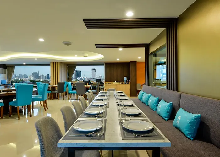 Siri Ratchada Hotel 3*