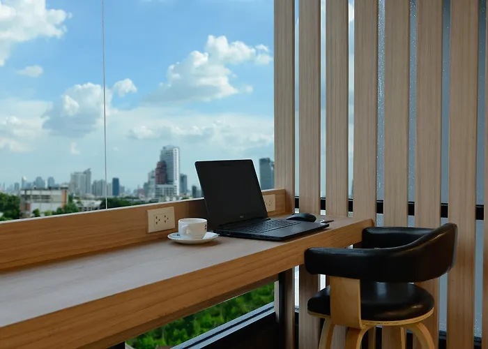 Siri Ratchada Hotel 3*