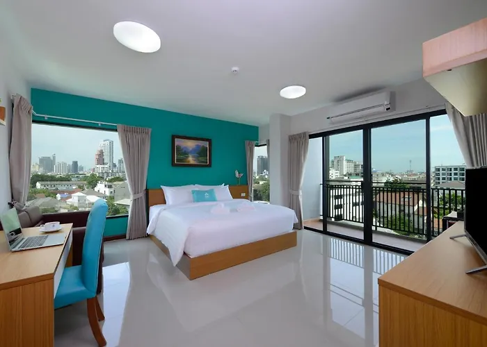 Siri Ratchada Hotel